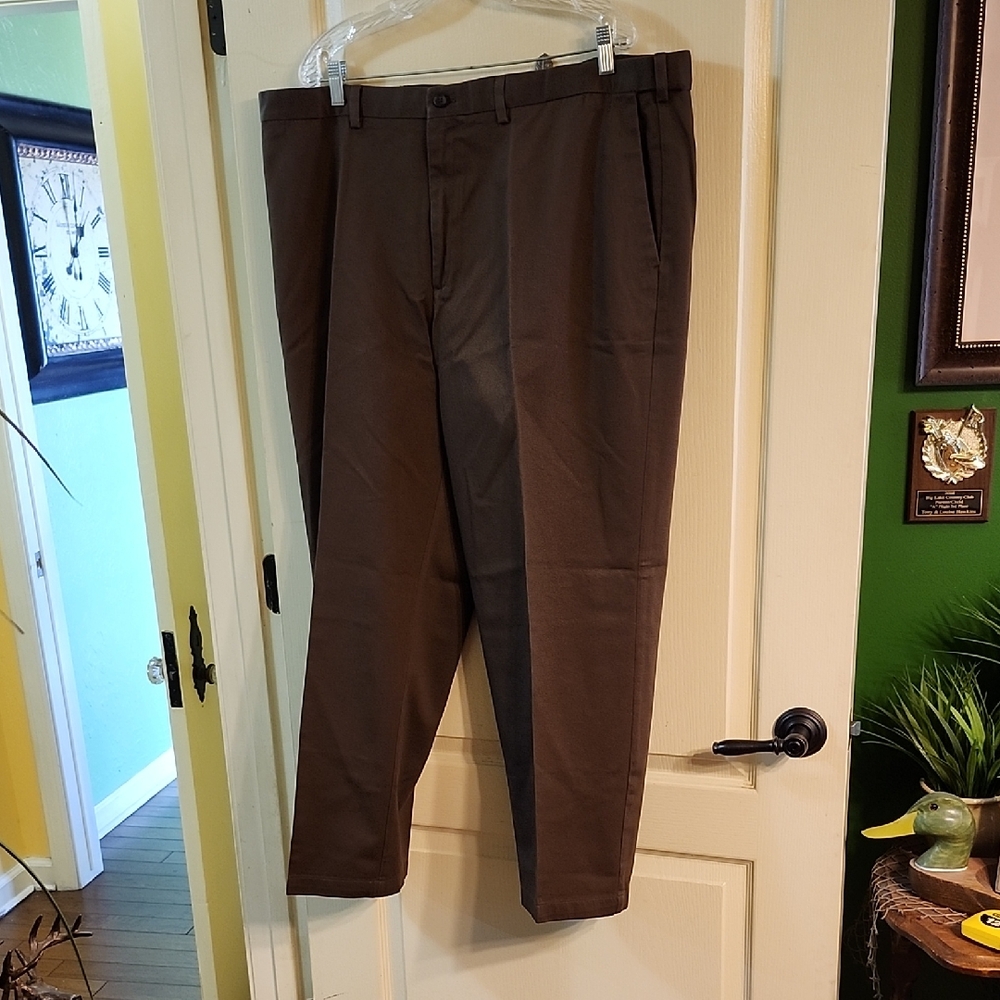 Haggar Work to Weekend (W2W) Classic Fit Khaki Pants